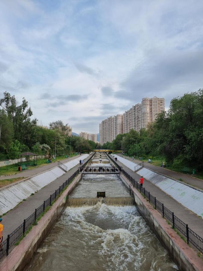 Apart Рядом С Mega Аlma-Ata Almaty Extérieur photo
